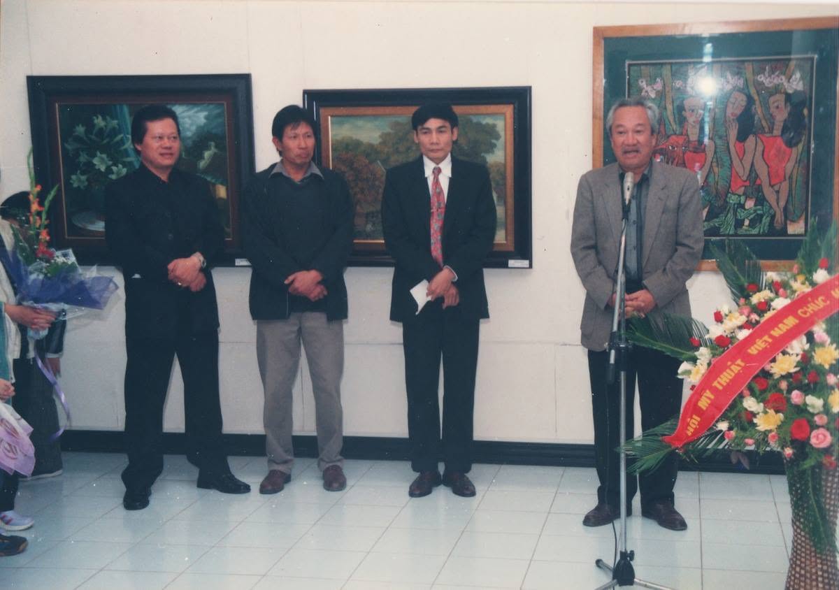 Triển lãm — Old Street Gallery Triển lãm tranh tại 43 Tràng Tiền, Hà Nội