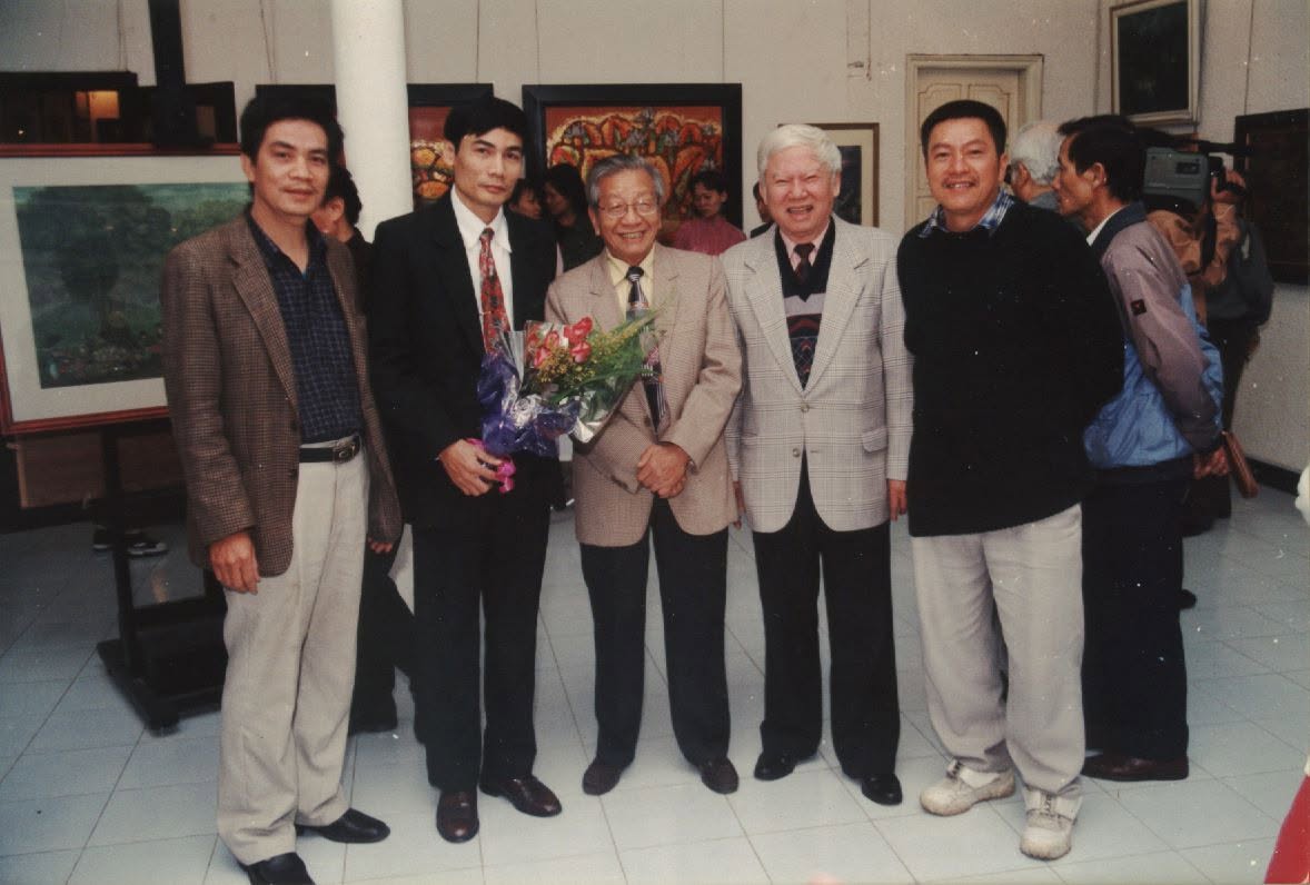 Triển lãm — Old Street Gallery Triển lãm tranh tại 43 Tràng Tiền, Hà Nội